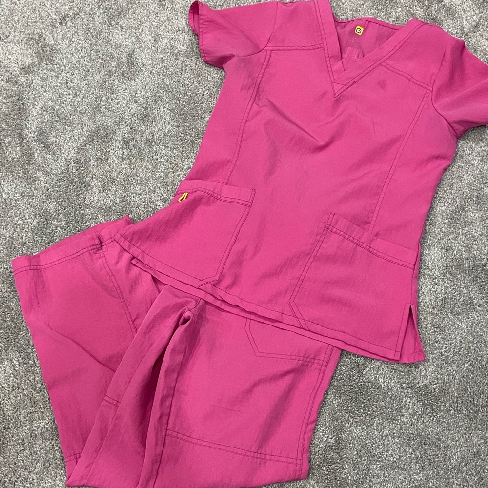 Wonder Winks Scrub set